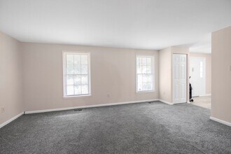 5408 Woodland Blvd in Oxon Hill, MD - Building Photo - Building Photo