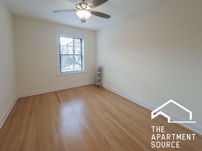 1606 W Sunnyside Ave in Chicago, IL - Foto de edificio - Building Photo