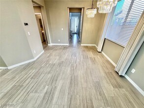 3215 Alpine Aster Ave in Henderson, NV - Foto de edificio - Building Photo