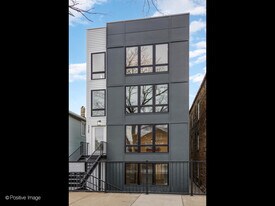 2122 W 18th Pl in Chicago, IL - Building Photo