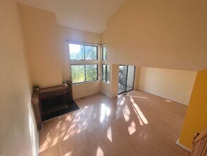 823 Gladstone Dr in Vernon Hills, IL - Building Photo - Building Photo