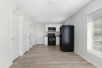 4456 21st St N in St. Petersburg, FL - Building Photo - Building Photo