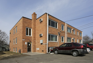 3709 Jackson St NE in Columbia Heights, MN - Building Photo - Building Photo