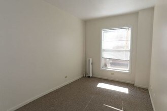 3957 W Irving Park Rd-Unit -Seven in Chicago, IL - Building Photo - Building Photo