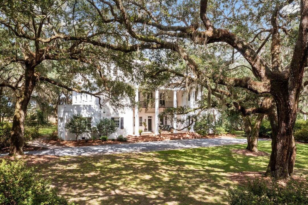 4136 Ashley River Rd in Charleston, SC - Building Photo