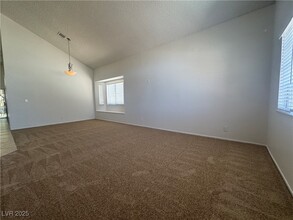 9421 Shipboard Ct in Las Vegas, NV - Building Photo - Building Photo