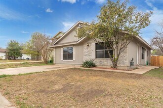 720 Decker Prairie Dr in Austin, TX - Foto de edificio - Building Photo