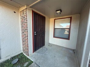 8912 Greenmound Ave in Dallas, TX - Building Photo - Building Photo