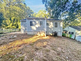 2776 Palm Dr in Atlanta, GA - Building Photo