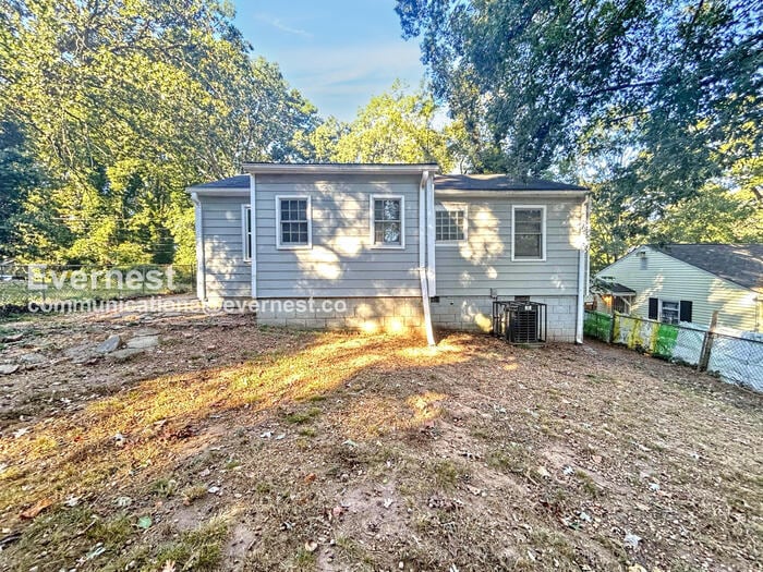 2776 Palm Dr in Atlanta, GA - Building Photo