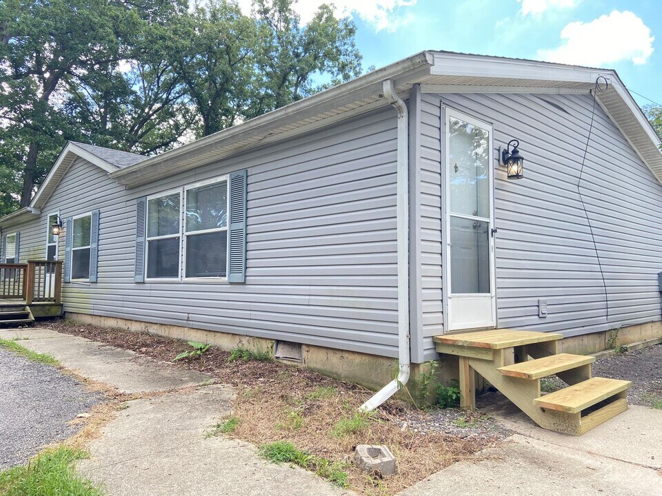 1312 Redwing Rd in Valparaiso, IN - Building Photo