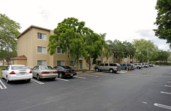 Hainlin Mills in Miami, FL - Foto de edificio - Building Photo