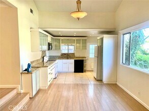 12720 Sarah St in Los Angeles, CA - Building Photo - Building Photo