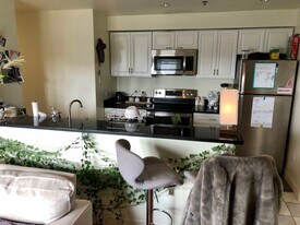 533 Commonwealth Ave in Boston, MA - Building Photo