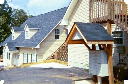 Hidden Creek Apartments in Cleveland, GA - Building Photo