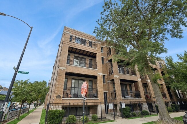 property at 1956 W Ohio St