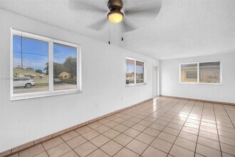 535 NW 44th Ave in Miami, FL - Building Photo - Building Photo