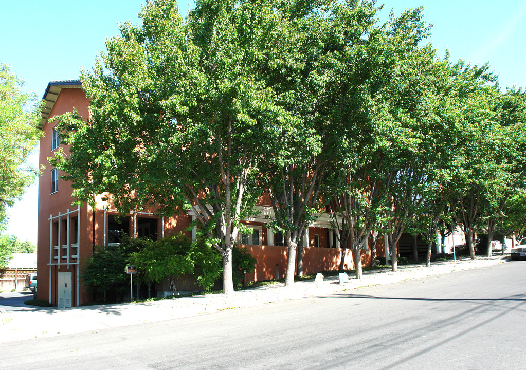 Concord Residential Club in Concord, CA - Building Photo