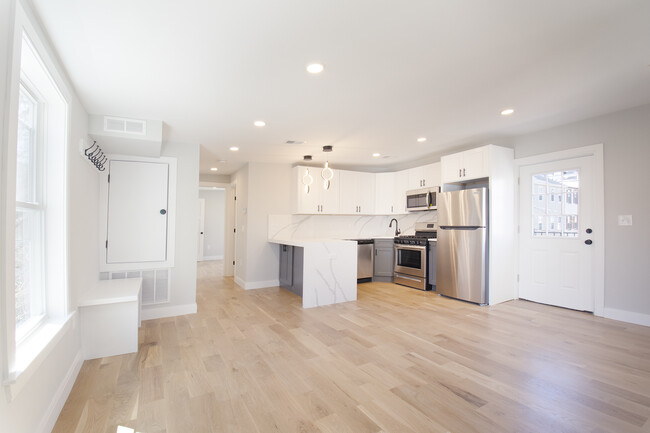 22 Murray Ct in Boston, MA - Building Photo - Building Photo