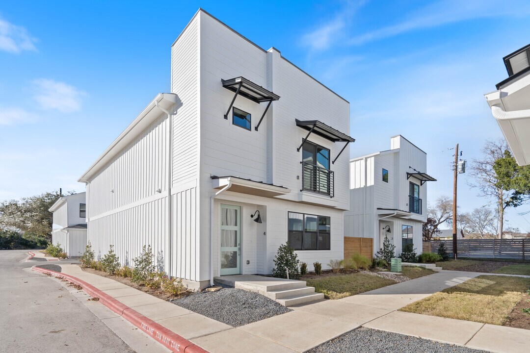 7601 Cooper Ln in Austin, TX - Building Photo