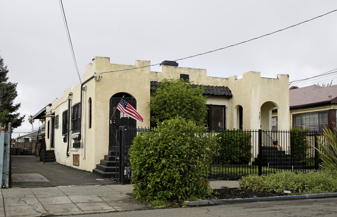 9309-9311 Olive St in Oakland, CA - Building Photo