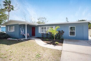 2001 25th Ave W in Bradenton, FL - Building Photo