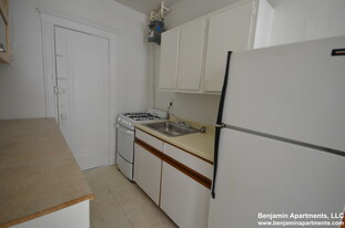 90 Brainerd Rd, Unit 5 in Boston, MA - Building Photo