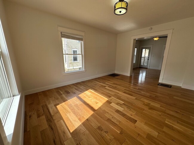 643 Pleasant St SE in Grand Rapids, MI - Building Photo - Building Photo