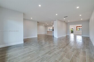 8952 SW 10th Terrace in Miami, FL - Foto de edificio - Building Photo