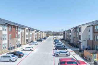 Avenue at Sycamore Park in Fort Worth, TX - Building Photo - Building Photo