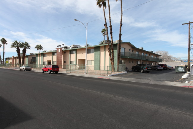 Embassy Apartments in Las Vegas, NV - Building Photo - Building Photo