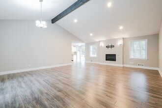 1027 Mandalay Ct SW in Lilburn, GA - Building Photo - Building Photo