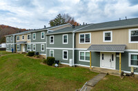 Southmoor Hills in South Charleston, WV - Foto de edificio - Building Photo