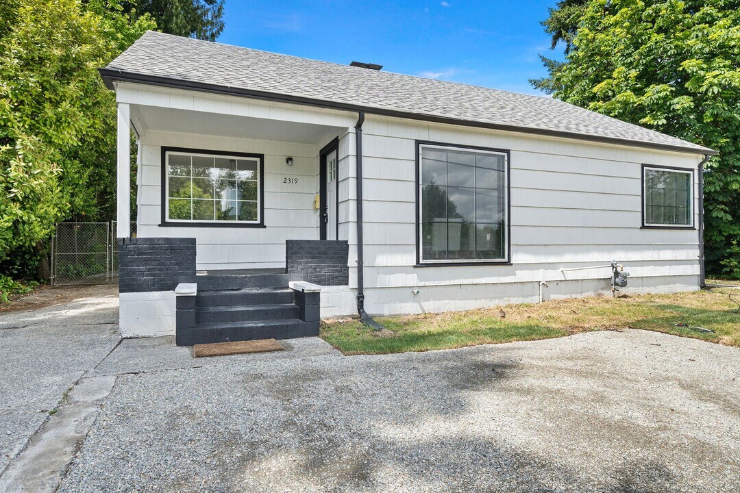 2319 Washington St SE in Olympia, WA - Building Photo