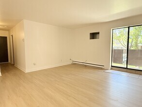 650 Cameron Ave in Windsor, ON - Foto de edificio - Building Photo