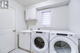 17 Lowes Hill Cir in Caledon, ON - Building Photo - Building Photo