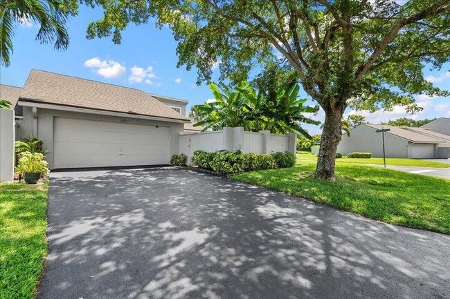 12781 Spinnaker Ln in Wellington, FL - Building Photo - Building Photo