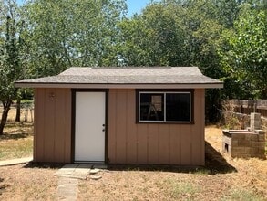 1513 S 2nd St in Floresville, TX - Building Photo - Building Photo