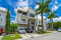 3349 NW 84th Ct in Doral, FL - Building Photo - Building Photo