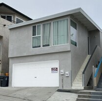 116 45th St, Unit Lower Rear in Manhattan Beach, CA - Building Photo