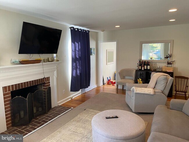 1524 Knox Rd in Wynnewood, PA - Building Photo - Building Photo