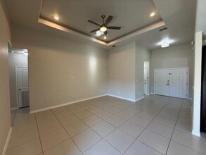6007 Maryam Dr in Laredo, TX - Building Photo - Building Photo