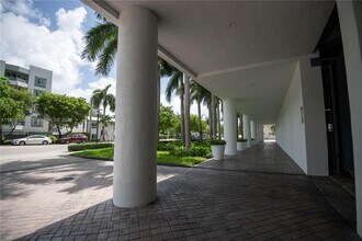 1330 West Ave in Miami Beach, FL - Building Photo - Building Photo