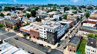 425 Avenue C in Bayonne, NJ - Building Photo