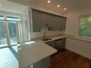 43 Adams St in Acton, MA - Foto de edificio - Building Photo