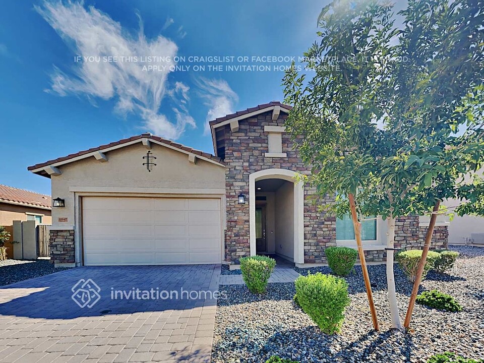 18947 W Oregon Ave in Litchfield Park, AZ - Building Photo