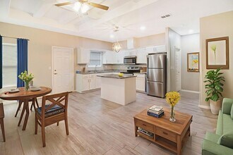 1817 Stauffers St in Weslaco, TX - Foto de edificio - Building Photo