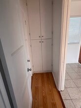 3330 Sequoia Dr, Unit B in South Gate, CA - Foto de edificio - Building Photo