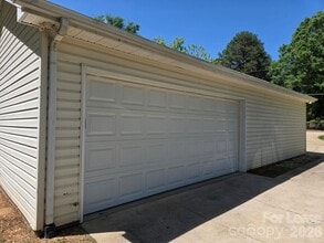 111 Clodfelter Rd in Mooresville, NC - Building Photo - Building Photo