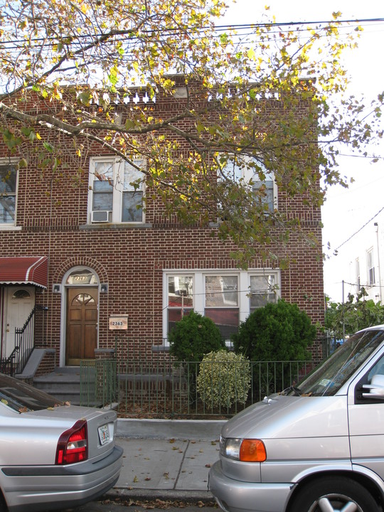 2363 E 22nd St in Brooklyn, NY - Foto de edificio